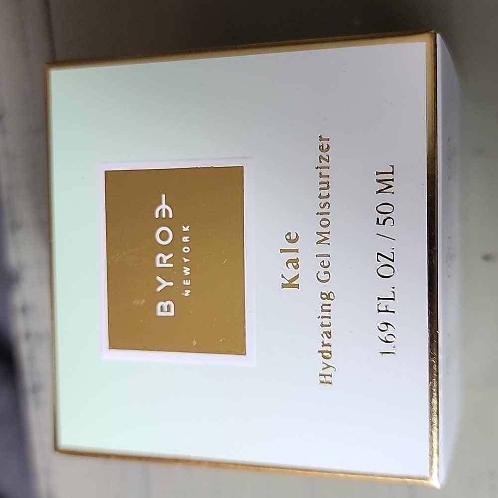 New In Box.  Cream and Gold Hydrating Skincare Moisturizer